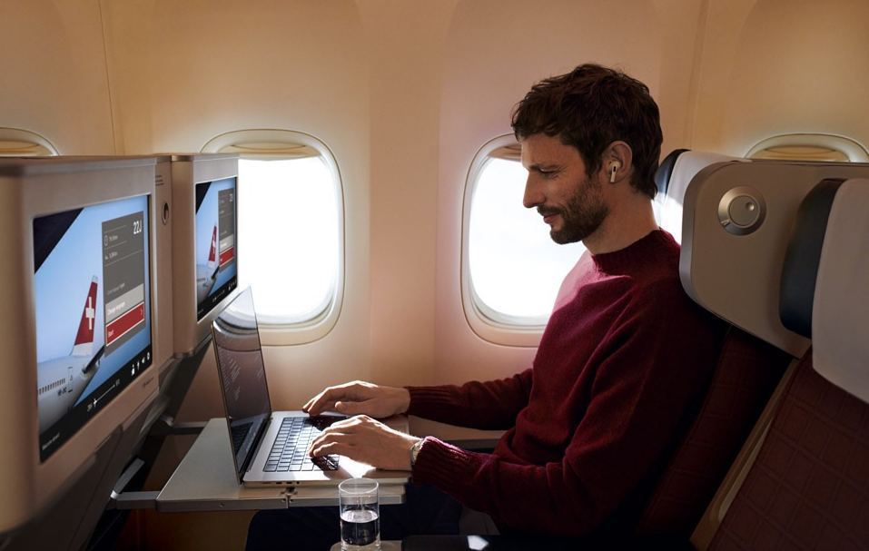 Швейцарская авиакомпания Swiss со 2 августа сделает бесплатный интернет на борту